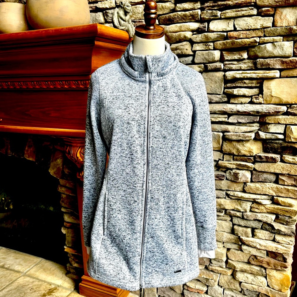 WARM, LONG LINE, HEATHER GRAY ZIP UP JACKET WITH DETACHABLE HOOD. SIZE MEDIUM